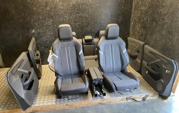 Opel Astra L Seat set 