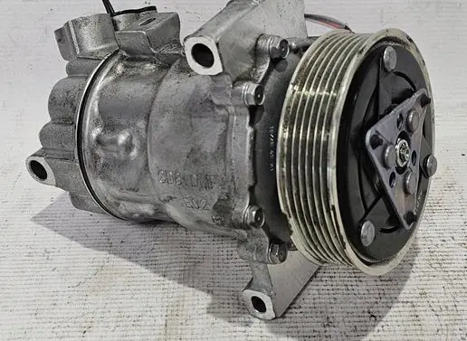 Renault Kangoo II Air conditioning (A/C) compressor (pump) 926007691R 4301K718
