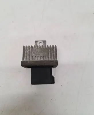 Opel Vivaro Glow plug pre-heat relay 7700115078 BED712