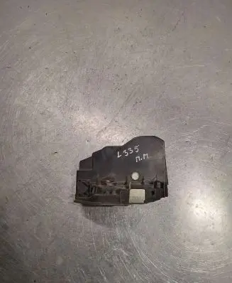 BMW X3 E83 Front door lock 7167074
