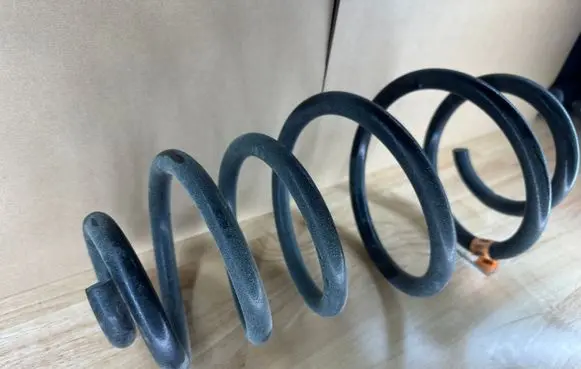 Jeep Wrangler Rear coil spring 4460AA 68004460AA