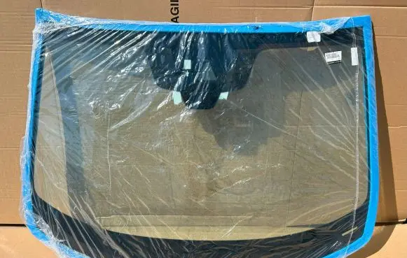 Mazda 3 Front windscreen/windshield window BCKB63900D