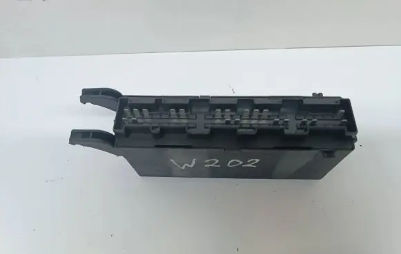 Mercedes-Benz C W202 Light module LCM 2025420532 5KG00709902