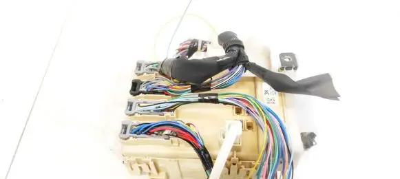 Toyota Auris E180 Fuse box set 63583366 6358-3366