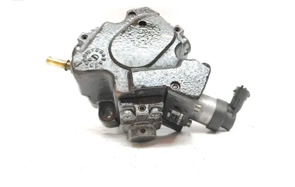 Renault Trafic III (X82) Fuel injection high pressure pump 8123141 0445010404 HMLGT8980R