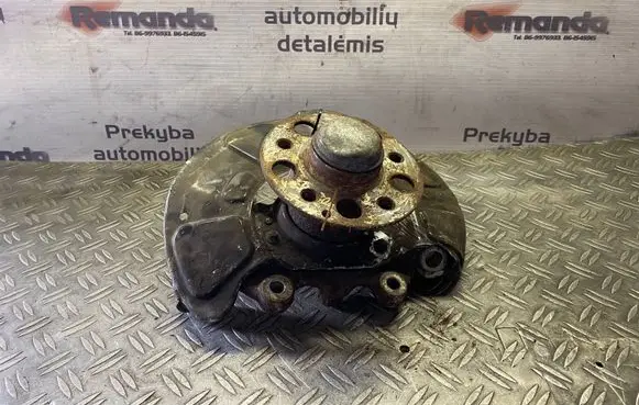 Mercedes-Benz E W212 Front wheel hub