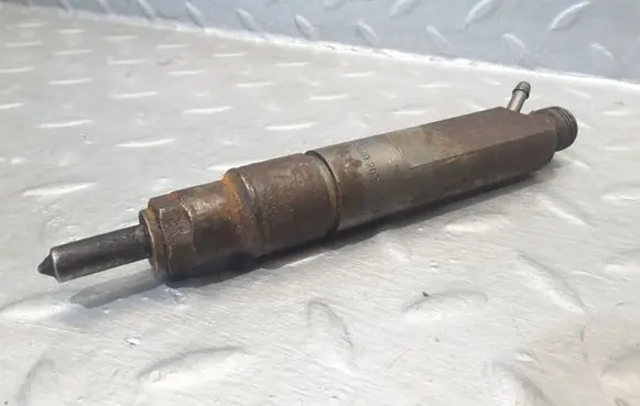 Seat Ibiza III (6L) Fuel injector 028130203F 0432193600