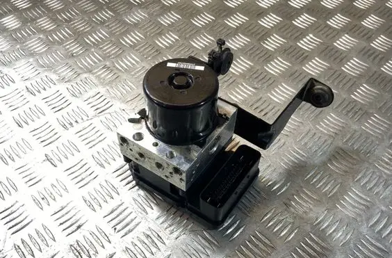 Volvo V40 ABS Pump 31400643 10062230081
