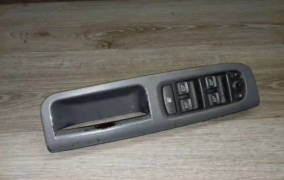Volvo V50 Electric window control switch 30710788 30710787 03451100