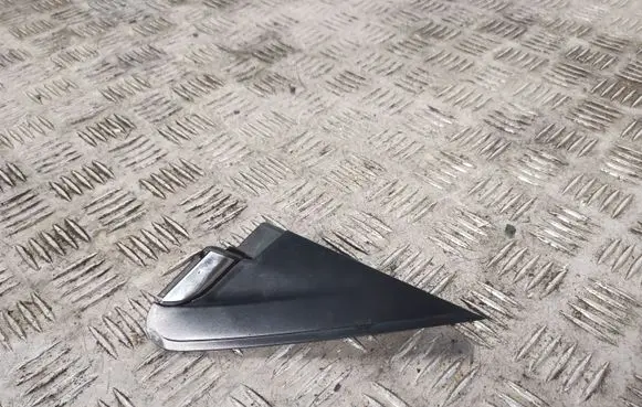Subaru Forester SJ Fender end trim 65250SG020