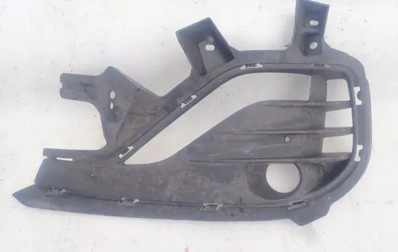 Hyundai i30 Front bumper lower grill