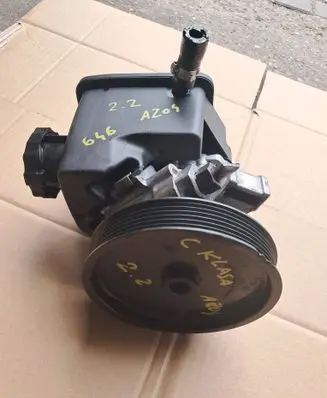 Mercedes-Benz C AMG W204 Power steering pump A0044667001