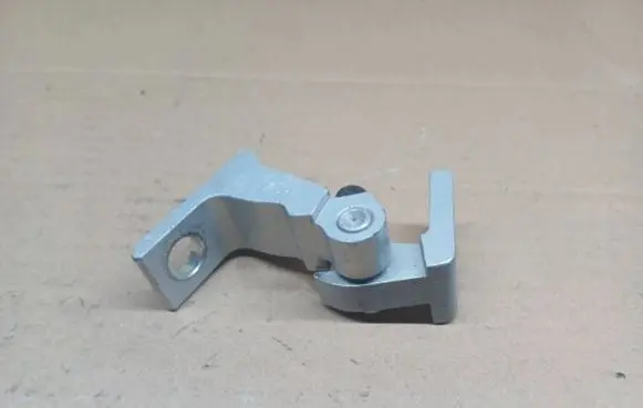 Volkswagen PASSAT B8 Rear door lower hinge