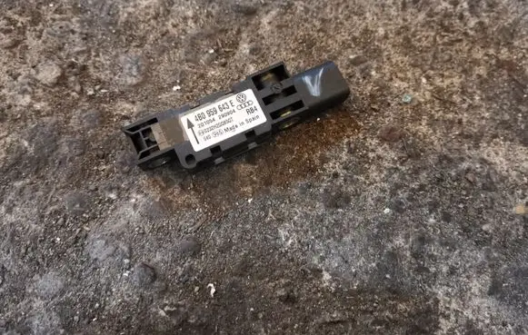 Audi A8 S8 D3 4E Airbag deployment crash/impact sensor 4B0959643E