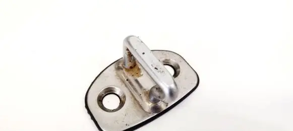 Skoda Octavia Mk2 (1Z) Rear door lock loop/hook striker 6Y0837033C 1Z0837033C
