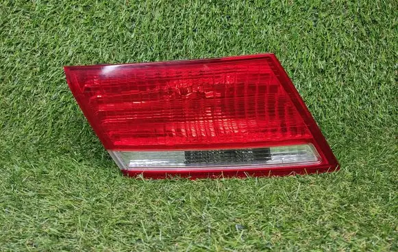 Tailgate rear/tail lights