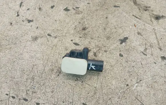 Mercedes-Benz GL X166 Airbag deployment crash/impact sensor A1668210151