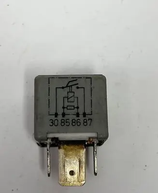 Audi A4 S4 B5 8D Other relay 443951253J