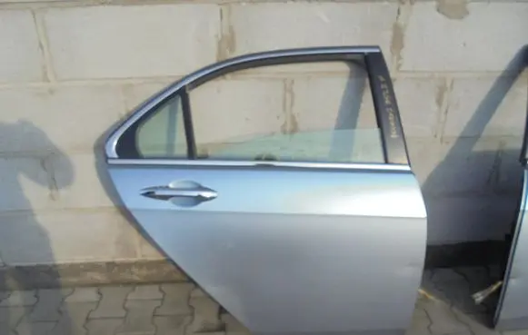 Honda Accord X Rear door