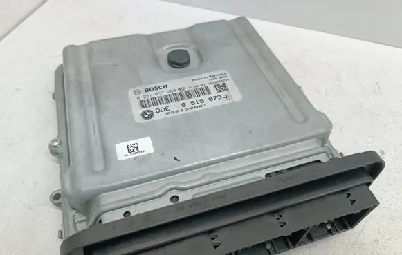 BMW 7 F01 F02 F03 F04 Engine control unit/module 8515073 0281017963 030138881