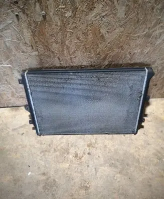 Volkswagen Jetta VI Coolant radiator