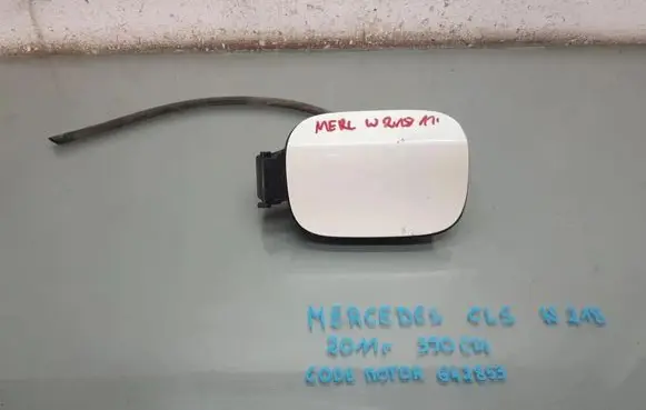 Mercedes-Benz CLS C218 X218 Fuel tank cap A2186300067