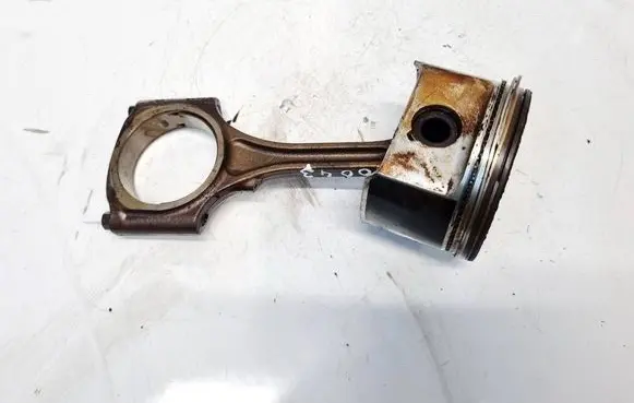 Dodge Magnum Piston with connecting rod 