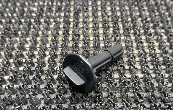 Renault Captur Radiator mount bracket 