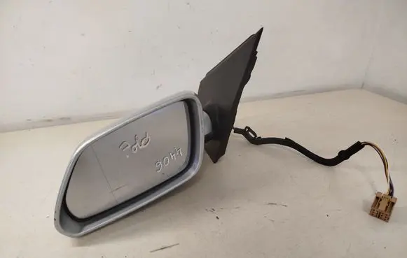 Front door electric wing mirror
