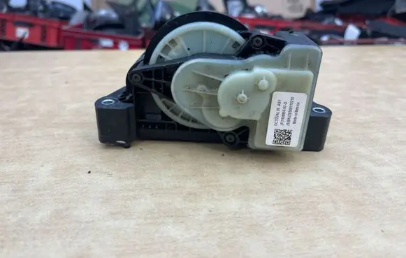 Tesla Model 3 Coolant expansion tank/reservoir 150685997D