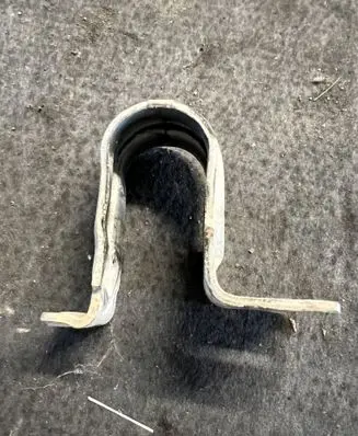 Renault Clio III Sway bar bush bracket, front 