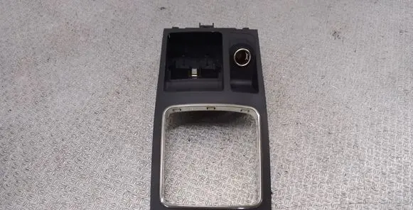 Mitsubishi Lancer VIII Gear shifter surround trim plastic 8015A042ZZ
