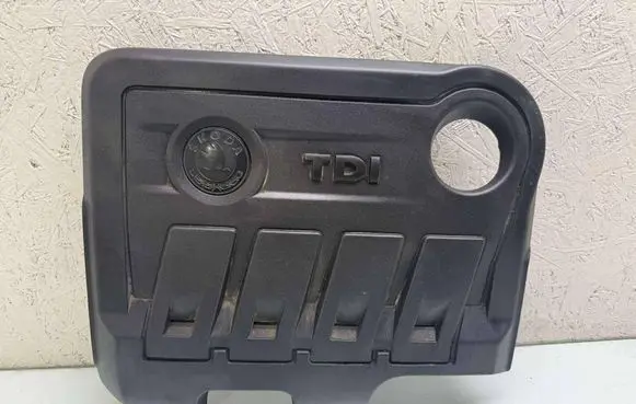 Engine cover (trim)