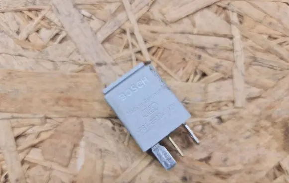 Skoda Octavia Mk2 (1Z) Other relay 1K0951253 0332011100