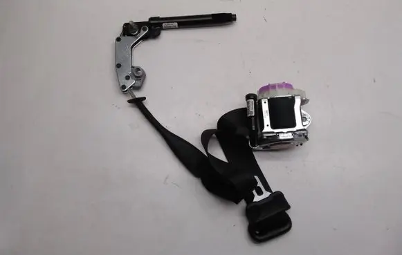 Ford Mustang VI Front seatbelt 308669910AE 0908218 FR3B63612D64A