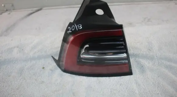 Tesla Model 3 Rear/tail lights