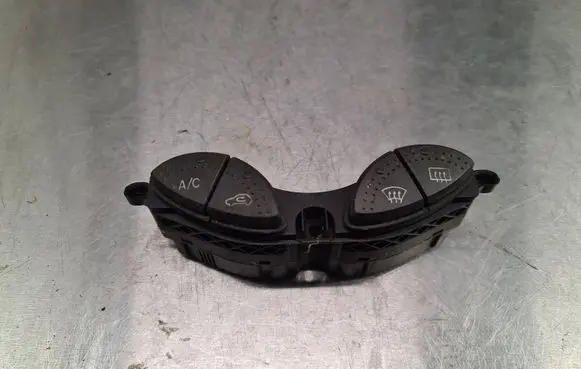Ford Focus Windscreen/window heater switch 98AG19A945CH