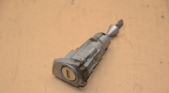 Volkswagen Golf VII Front door lock (next to the handle) 107837167CL 5G0837167 8452