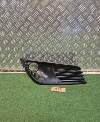 Toyota Auris E180 Front fog light trim/grill 8148202570