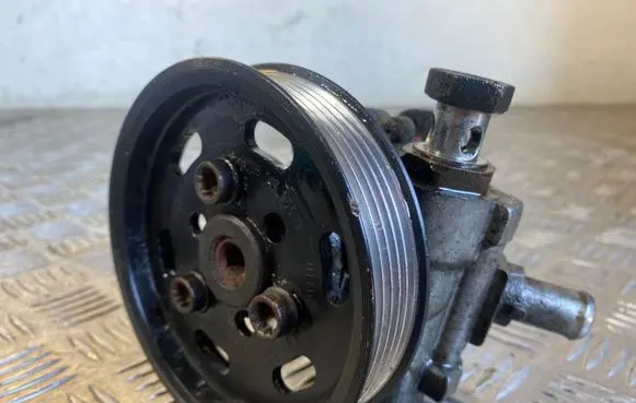 Audi A4 S4 B7 8E 8H Power steering pump 8E0145155N 7690955121