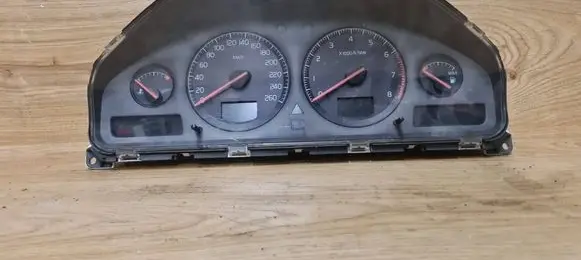 Volvo S80 Speedometer (instrument cluster) 9499668
