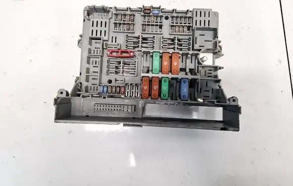 BMW 3 E90 E91 Fuse box set 690662102 6906621-02