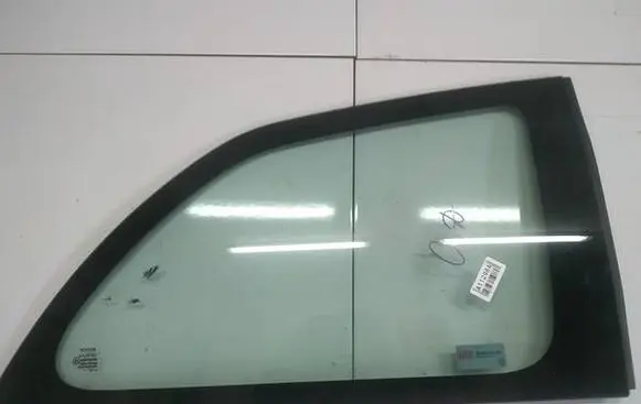 Toyota Yaris Rear side window AS2