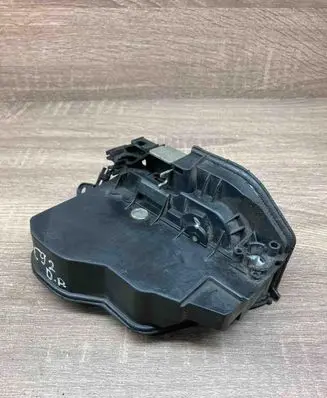 BMW X1 E84 Front door lock 7202144