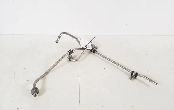 BMW X1 F48 F49 Fuel injector supply line/pipe 