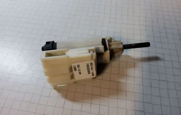 Volkswagen Transporter - Caravelle T5 Brake pedal sensor switch 8E0927189B