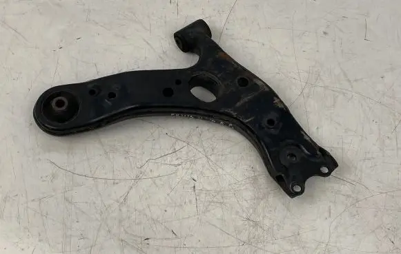 Toyota Prius+ (ZVW40) Front lower control arm/wishbone 1560209 KT10007 4865512210