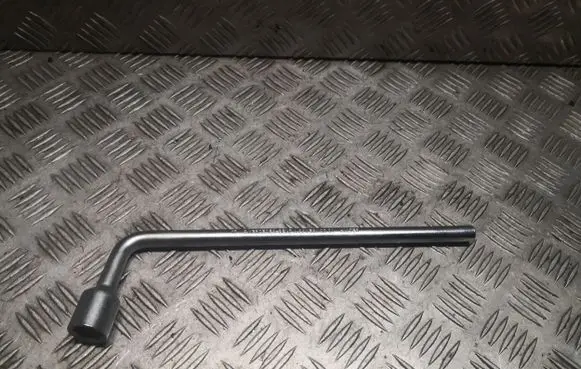 Mercedes-Benz E W212 Wheel nut wrench 2215810001 A2215810001