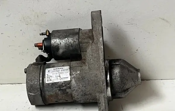 Nissan Juke I F15 Starter motor 23300EN20D 121011