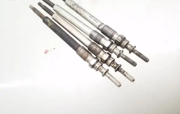 Opel Astra G Glow plug 11721090